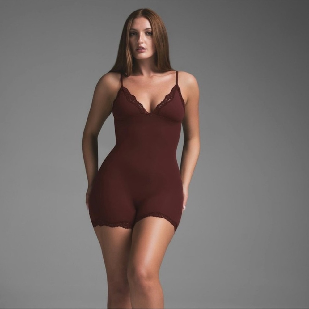 SKIMS NWT Fits Everybody Lace Triangle Onesie - Oxblood